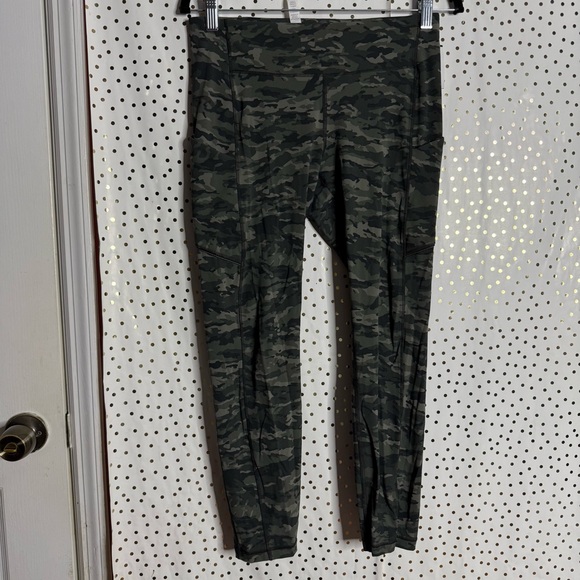 lululemon athletica Speed Up 7/8 Tight - Picture 1 of 9
